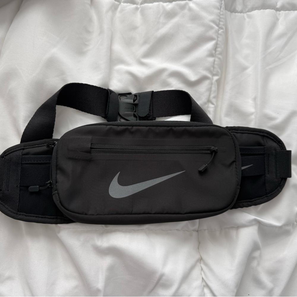 black Nike Run Hip Pack